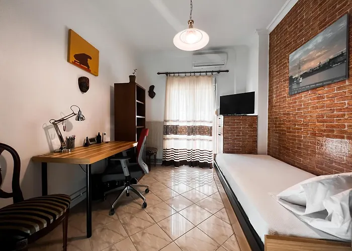 Homevision - Spacious And Warm - Very Central