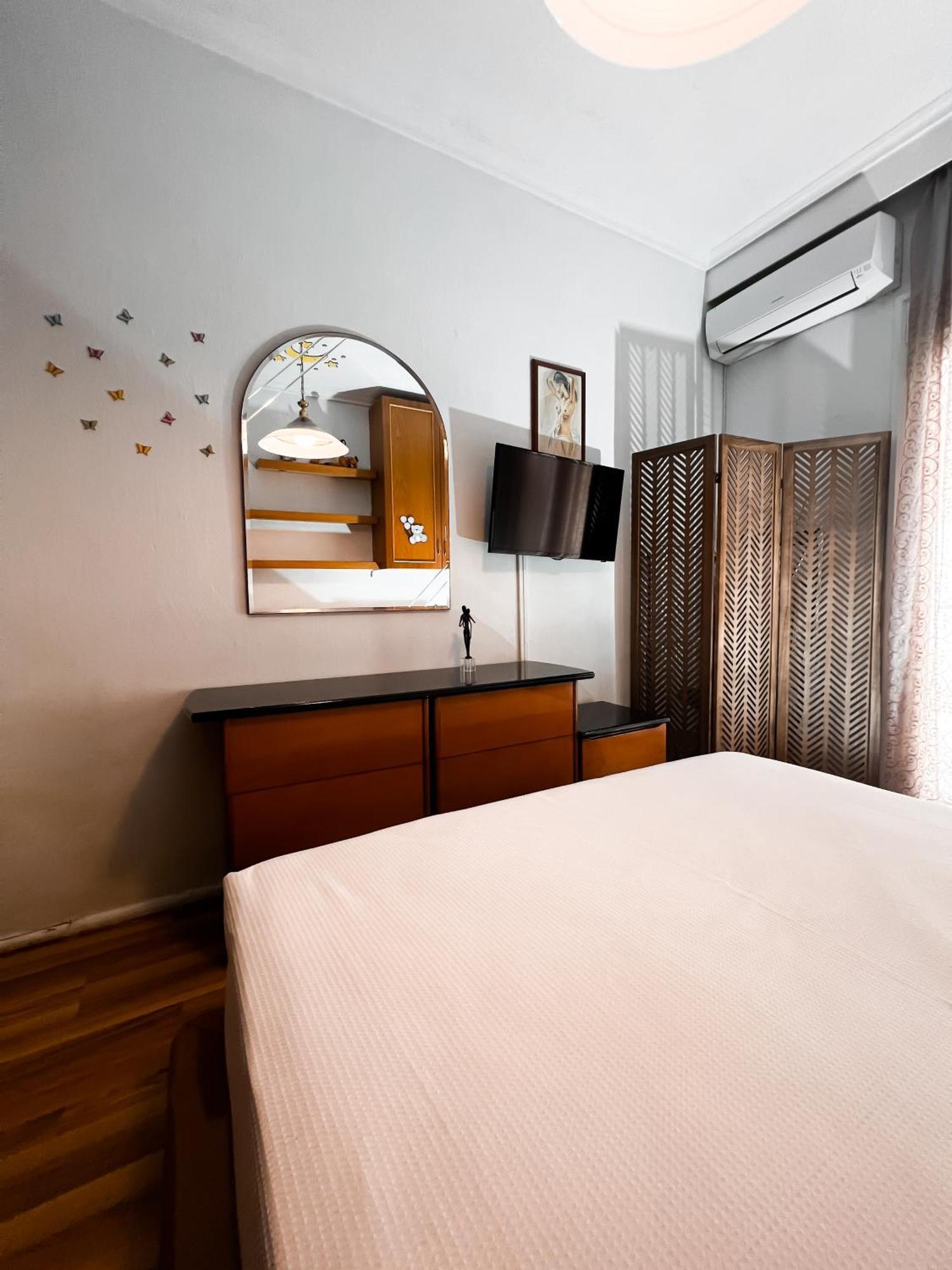 Homevision - Spacious And Warm - Very *