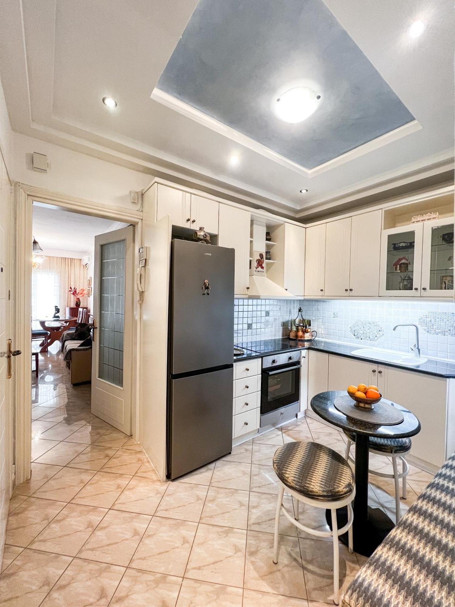 Homevision - Spacious And Warm - Very