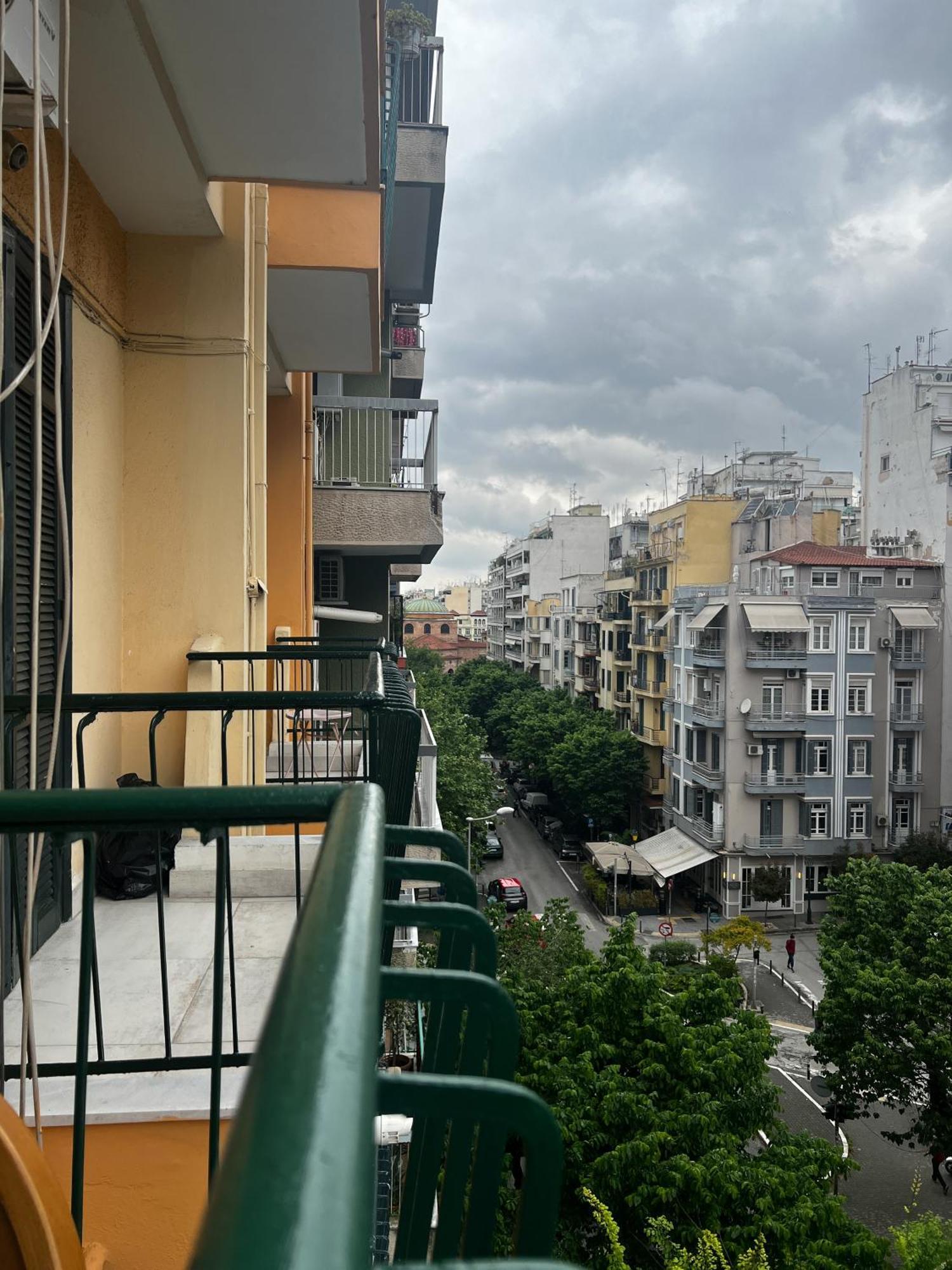 Homevision - Spacious And Warm - Very Thessaloniki