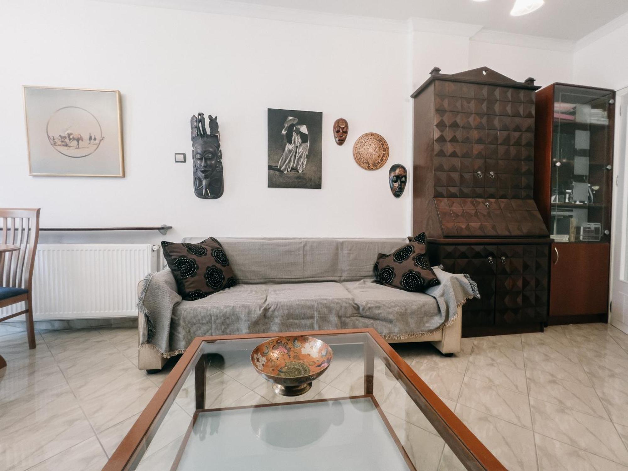 Homevision - Spacious And Warm - Very Apartment
