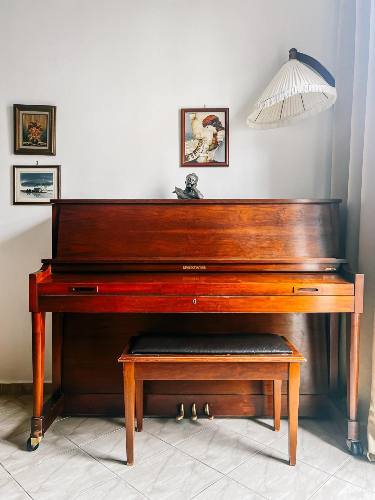 Homevision - Spacious And Warm - Very Thessaloniki